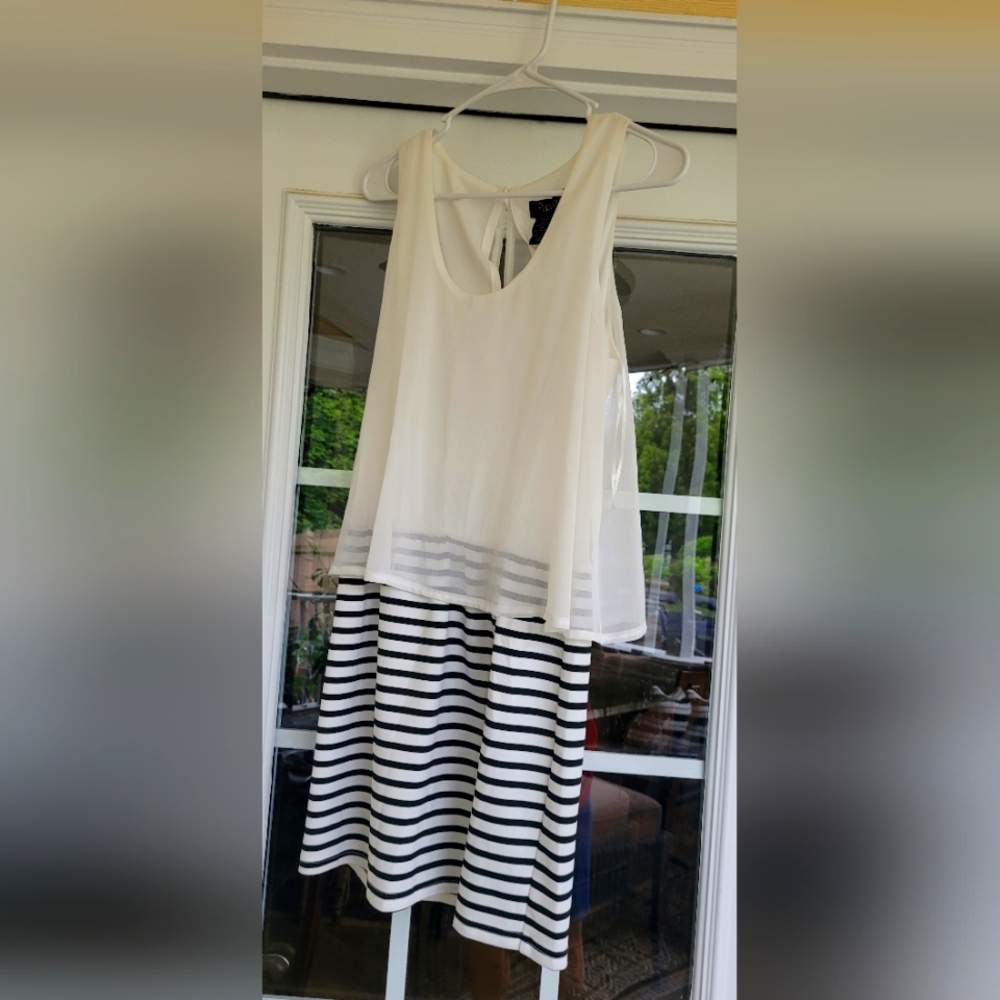 Beautiful NWT Papillon Summer Dress